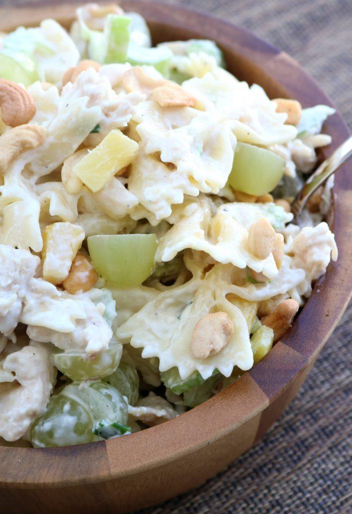 chicken salad with grapes and cashews