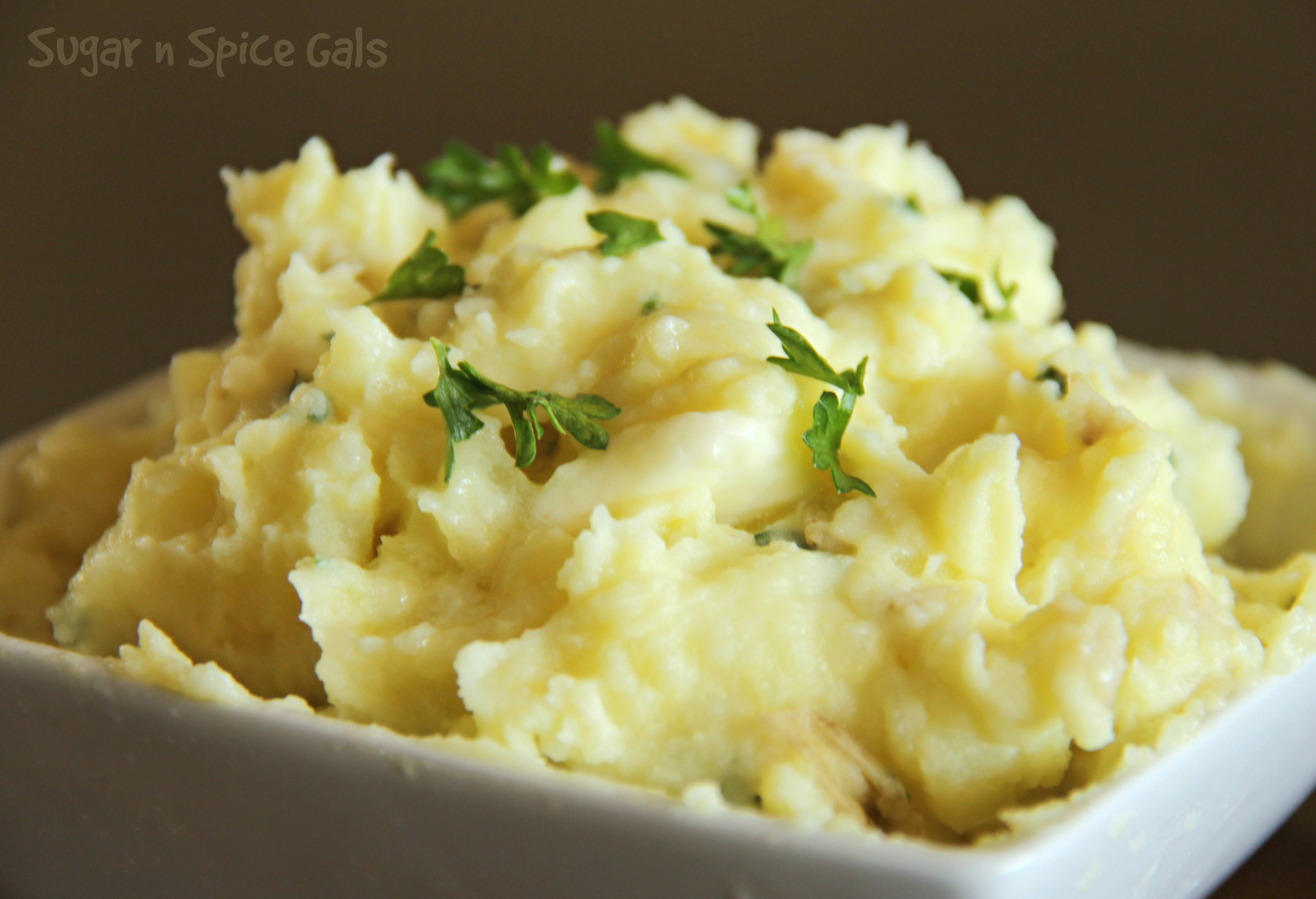 garlic-and-sour-cream-mashed-potatoes-3