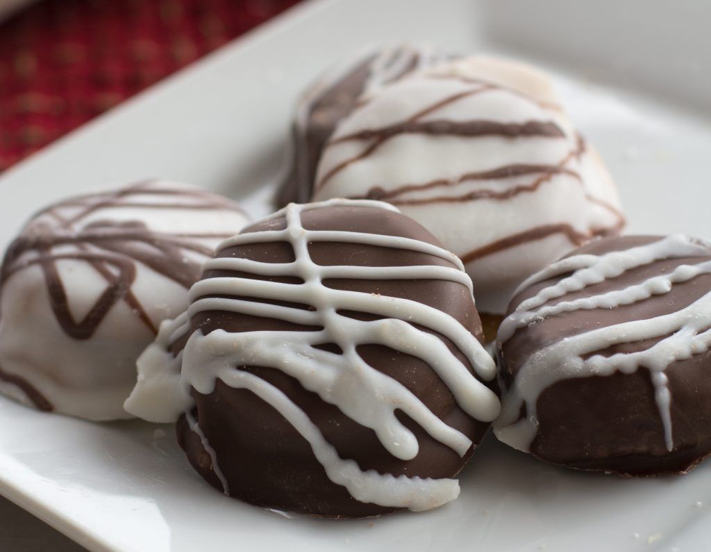 Chocolate Caramel Pretzels and Peanut Butter Crackers - Sugar n' Spice Gals